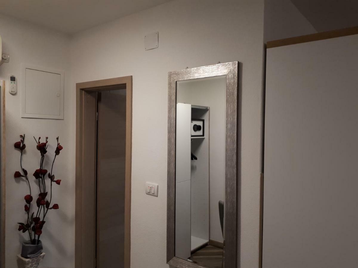 Apartment Dujica セニ エクステリア 写真